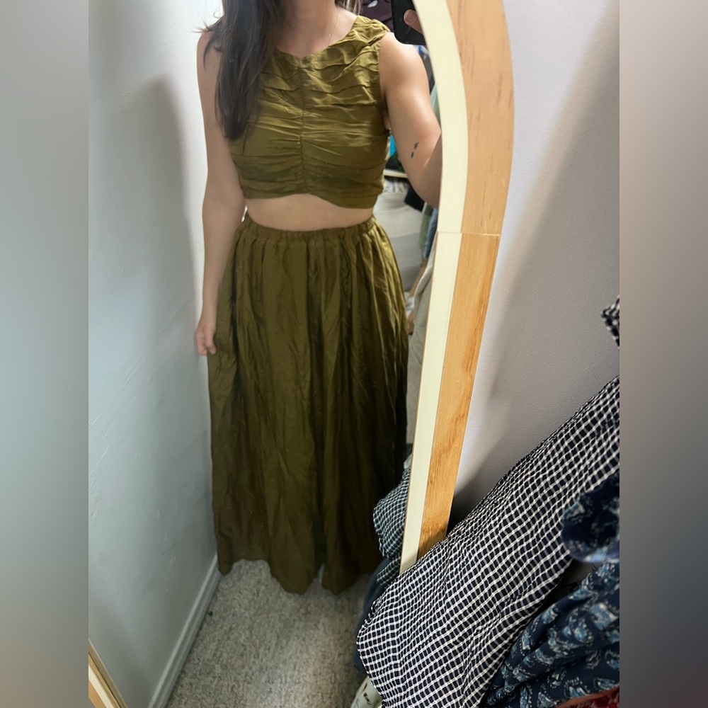 DISSH Olive Skirt Set - Picture 2 of 4